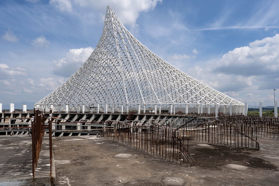 https://www.artribune.com/wp-content/uploads/2025/05/la-vela-di-calatrava-roma.jpeg