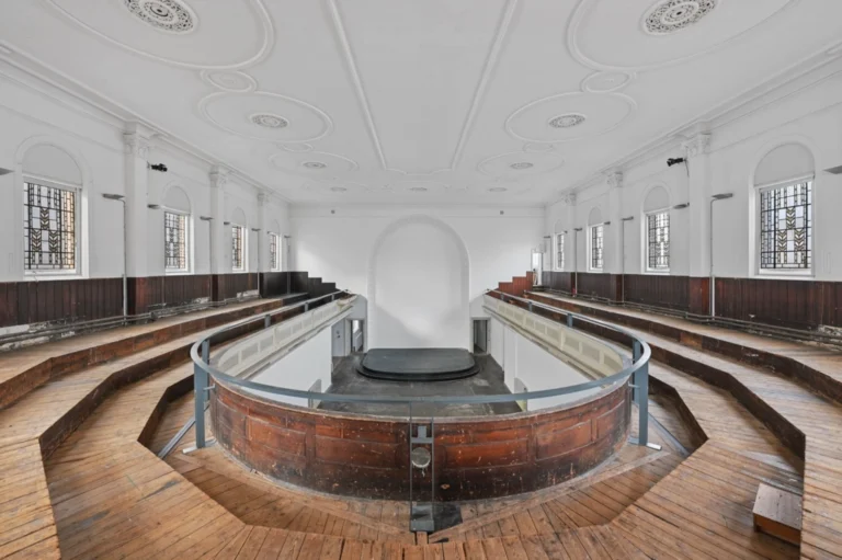 lex chiesa metodista di belsize park a londra 1 L’ex chiesa ottocentesca di Londra che diventa spazio per l’arte contemporanea