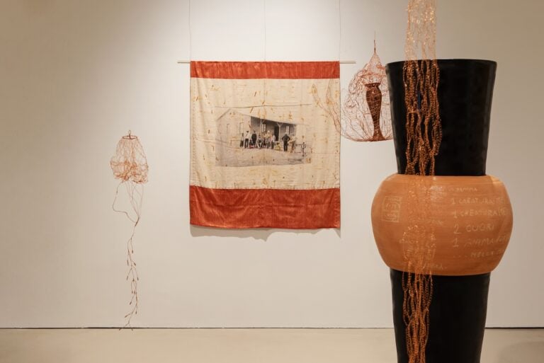 Marion Baruch, Messaggere, Palazzo Strozzi, Firenze, 2025. Photo Leonardo Morfini
