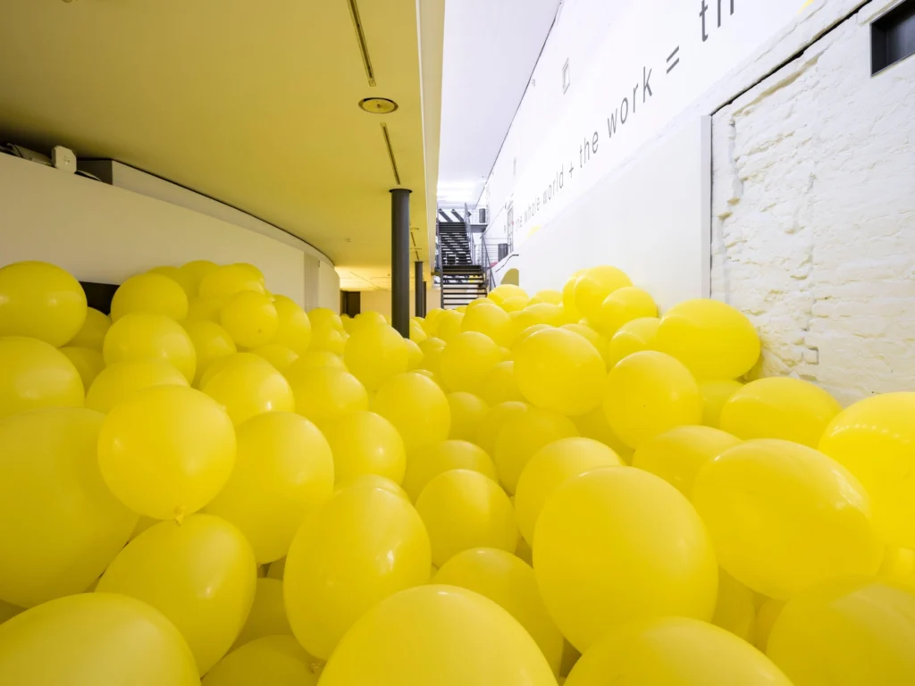 martin creed work no 3891 half the air in a given space L’ex chiesa ottocentesca di Londra che diventa spazio per l’arte contemporanea