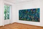 Dentro l’atelier di Georgina Gratrix: la mostra a Milano tra pittura e (quasi) scultura