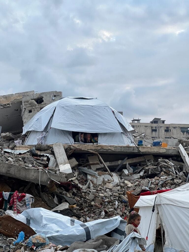 Opera Viva Barriera di Milano, il Manifesto, XI ed 2025, Stargate to Gaza