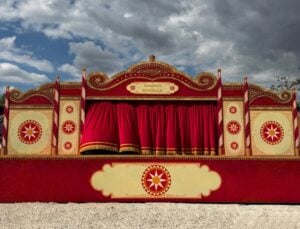La storia degli spettacoli di lirica allestiti in un camion nelle periferie di Roma
