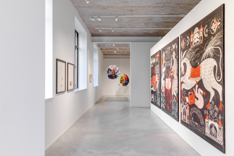 schermata 2025 05 05 alle 210948 Opere d'arte contemporanea in 100 borghi dell'Italia intera. Il progetto compie 5 anni e si presenta a Milano