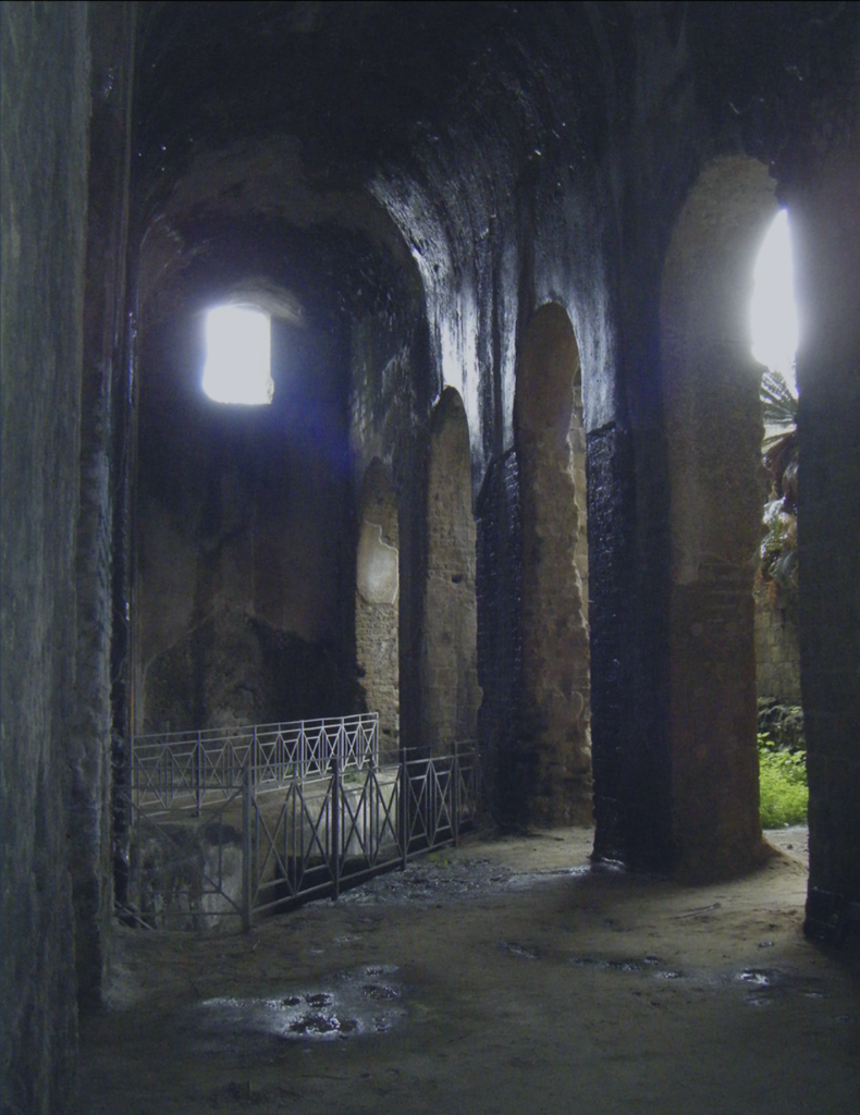 Le Cento Camerelle, Parco archeologico dei Campi Flegrei a Napoli. via beniculturali.com