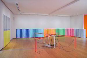 Il grande artista Dan Flavin rivive nei neon di Sergio Limonta a Milano