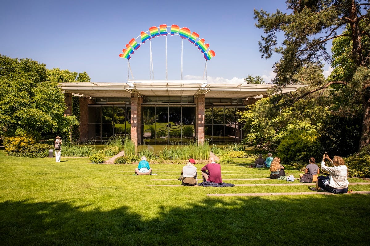 https://www.artribune.com/wp-content/uploads/2025/05/ugo-rondinone-we-are-poems-2011-installation-view-at-fondation-beyeler-2025-courtesy-studio-rondinone-photo-kostas-maros.jpg