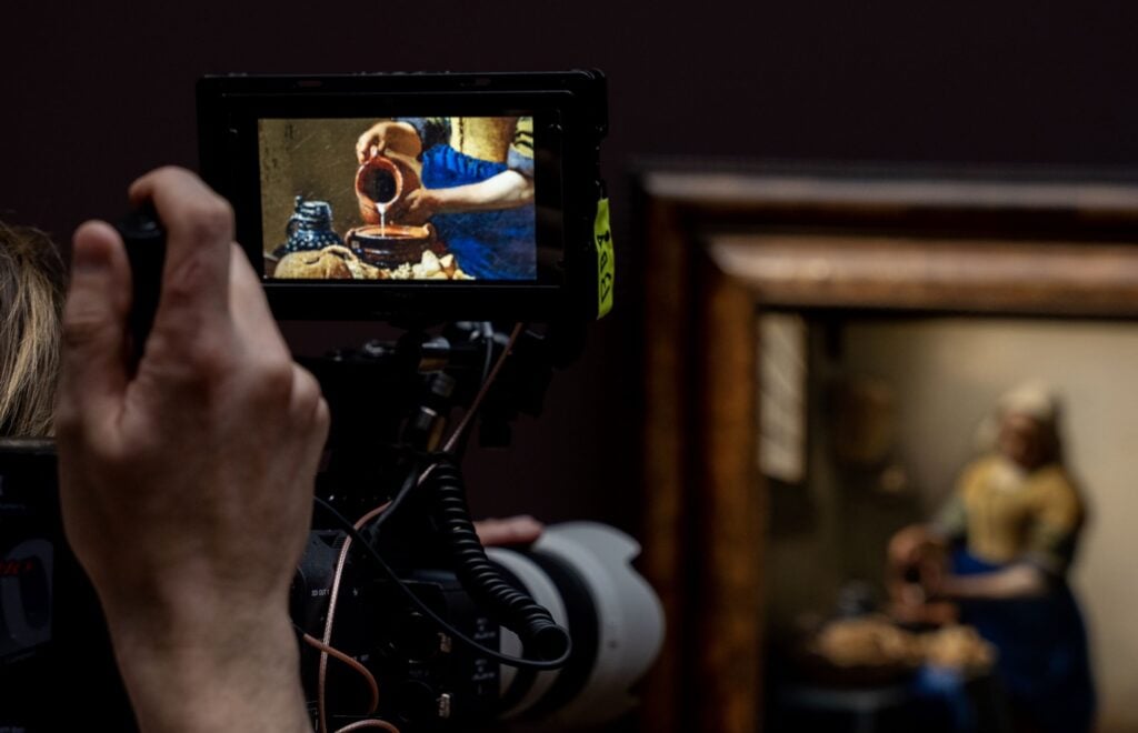 Il film sull’epocale mostra di Vermeer al Rijksmuseum in prima tv su Sky Arte