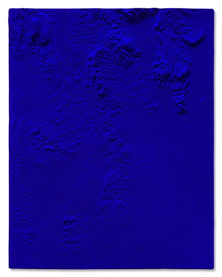 Yves Klein, Relief Planetaire Terre (Marsiglia, Aix), 1961. Per gentile concessione di Christie's Images Limited 2025
