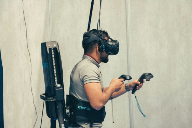 09stephane bernard unsplash A Torino IED inaugura un nuovo corso di studi che vuole mettere assieme comunicazione, arte e tecnologia