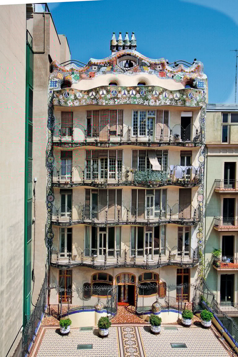 Façade before restoration. © David Cardelús