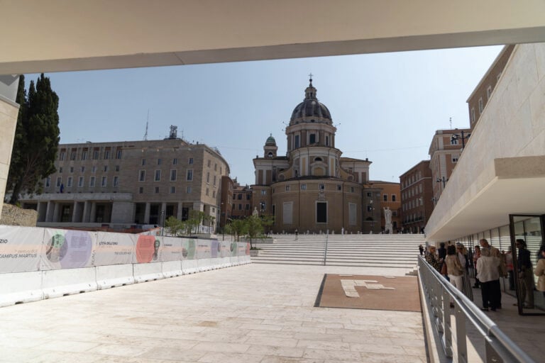 115piazza mausoleo augustoph monkeys video lab181224060625 Dopo 20 anni comincia finalmente a riaprire a Roma la nuova Piazza Augusto Imperatore