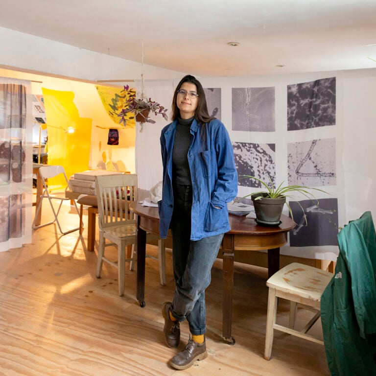 13roccacaramanico fraz di santeufemia a maiella pe abruzzo ritratto adele dipasquale ph ariane touissant Fare arte e comunità nei borghi italiani: in arrivo la sesta edizione di “Una Boccata d’Arte”