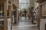 2 marco maria zanin acacia making of delle opere in tessuto con latelier di tessitura a mano giuditta brozzetti perugia 2025 A Reggio Emilia l’arte senza passato di Marco Maria Zanin. Mostra tra autobiografia e produzione artistica relazionale