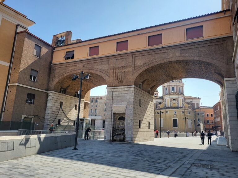 20250606101100 Dopo 20 anni comincia finalmente a riaprire a Roma la nuova Piazza Augusto Imperatore