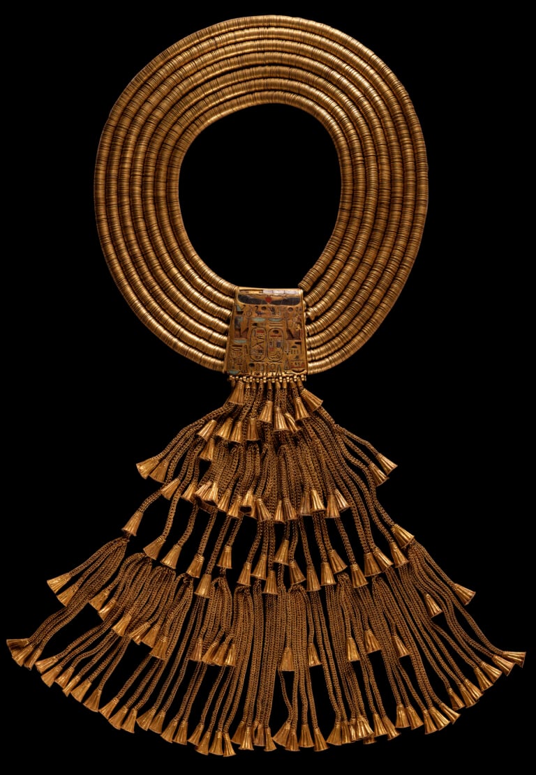 Collar of Psusennes I
Dynasty 21
Gold, lapis Lazuli, carnelian, jasper
D: 25,5
Egyptian Museum, Cairo
Photo credit: © Fotografie di Massimo Listri