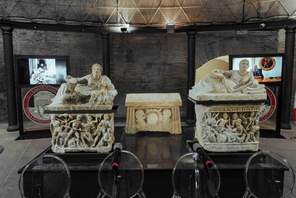 Museo dell'Arte Salvata Urne cinerarie etrusche Città della Pieve ph F Di Benedetto