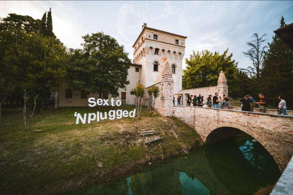 6 sexto nplugged 1 Guida ai festival di musica da seguire nell’estate 2025 nei posti più belli d’Italia