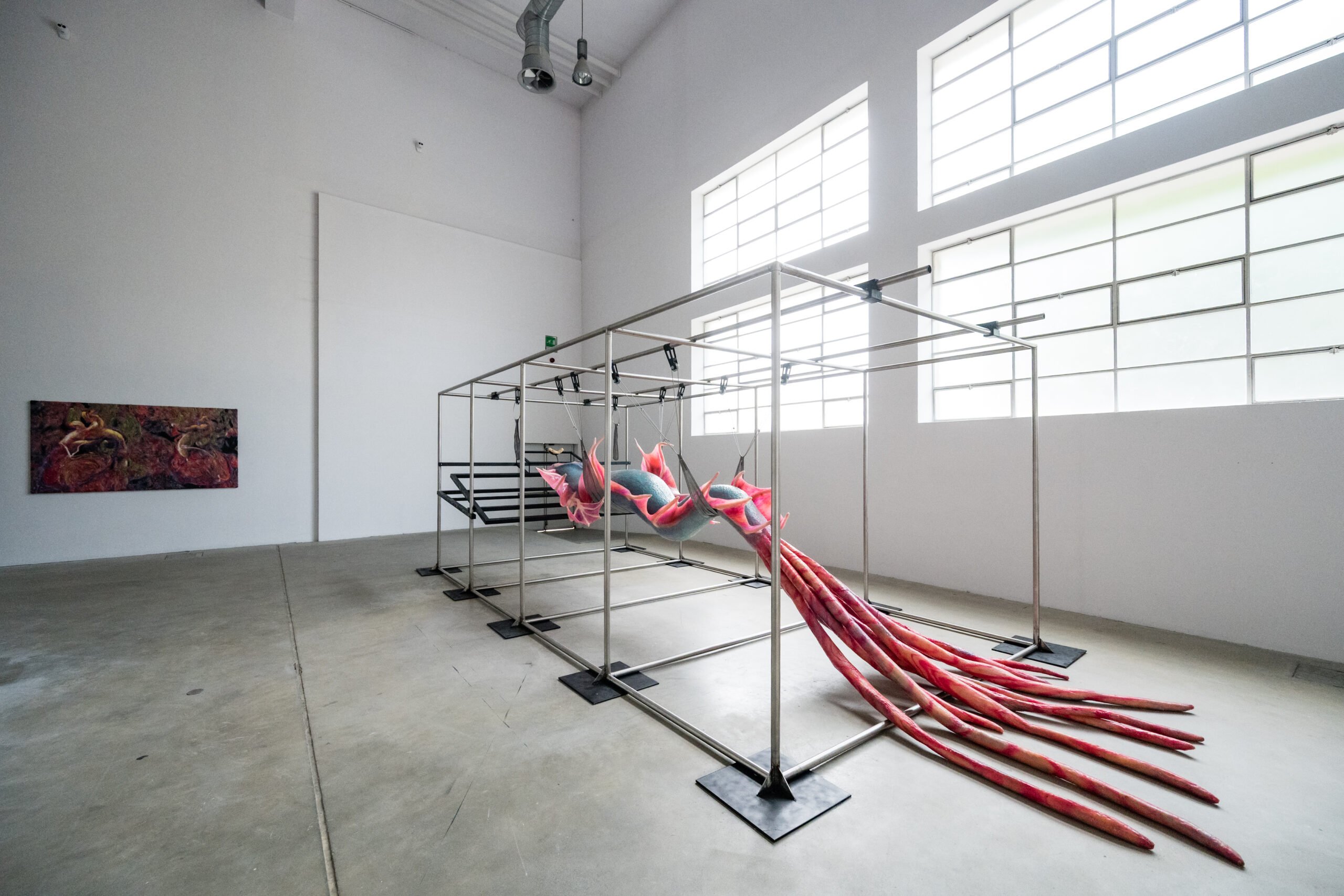 https://www.artribune.com/wp-content/uploads/2025/06/agnes-questionmark-chm13htert-2023-installazione-foto-a-guermani-scaled.jpg