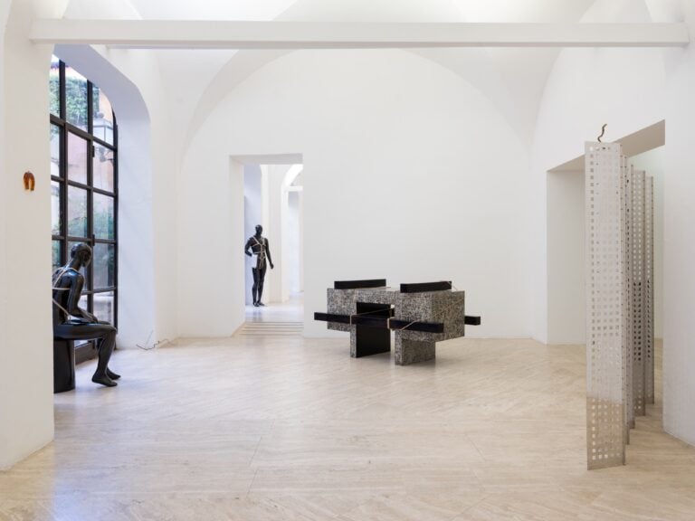 anthea hamilton soft you005 Genere, sessualità e vita domestica. La mostra di Anthea Hamilton a Roma