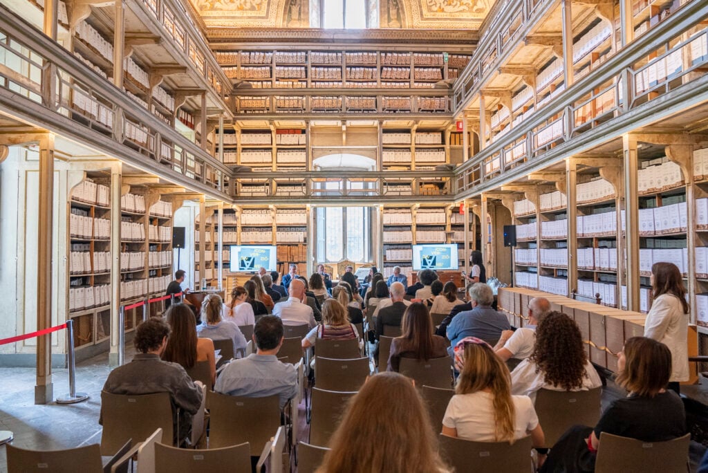 av 2025 conf stampa 14 Presentata a Milano la ventesima edizione della fiera ArtVerona. Il tema sarà la Conversazione