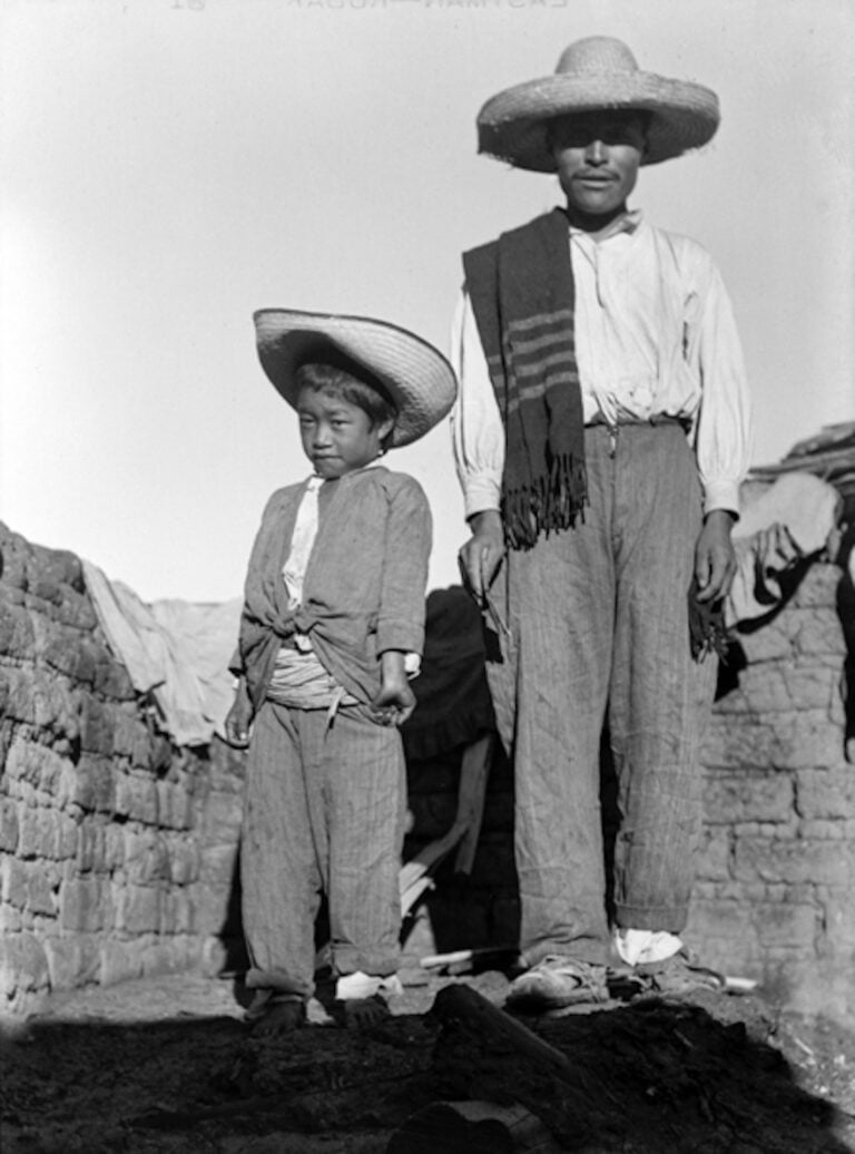 Bimbo e un giovane contadino, ritratto 1927
