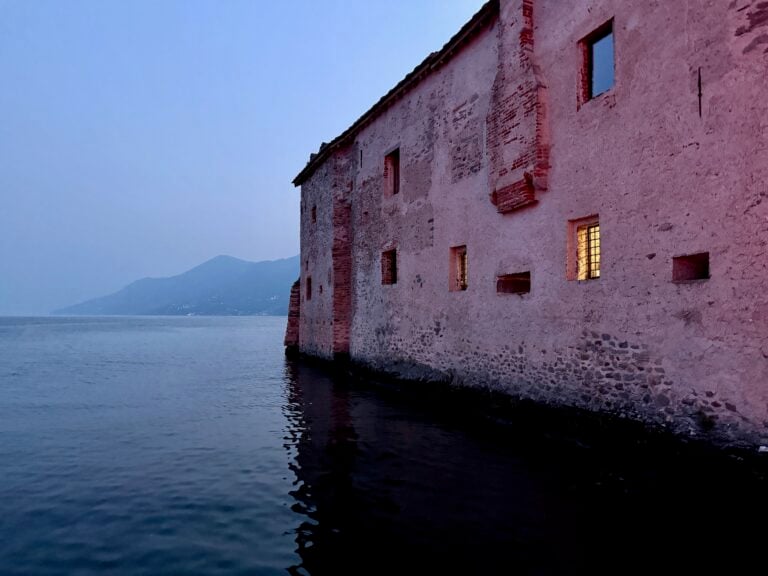 cannero walking tales ai castelli di cannero photo massimiliano tonelli 10 L’antica fortezza in mezzo al Lago Maggiore rinasce come museo dopo anni di abbandono