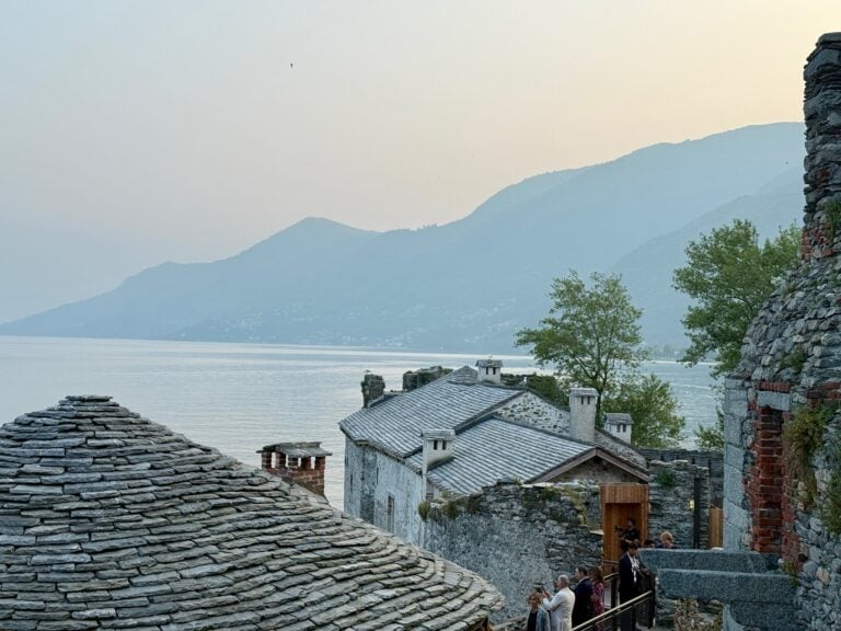 cannero walking tales ai castelli di cannero photo massimiliano tonelli 6 L’antica fortezza in mezzo al Lago Maggiore rinasce come museo dopo anni di abbandono
