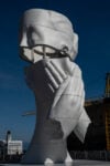 Allestimento opera Jaume Plensa a Napoli. Ph. Chiara Silvestri