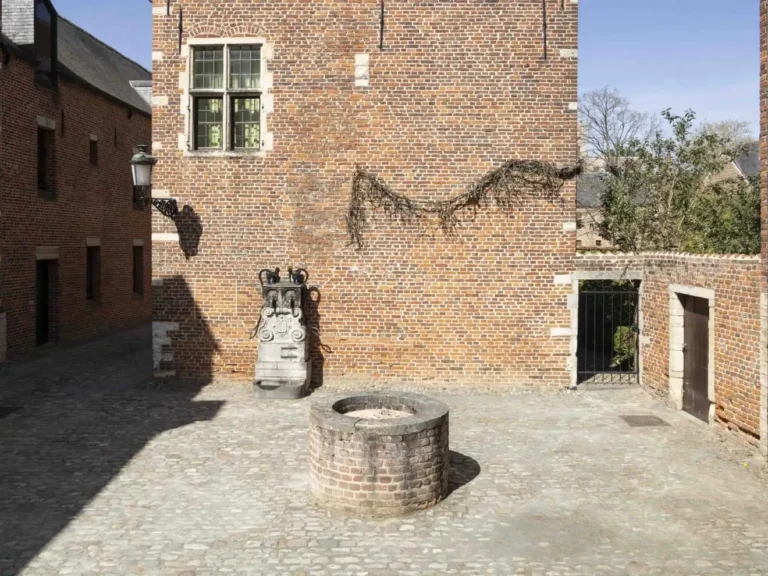 Clara Spilliaert. Listen Well (2025), four wells, Great Beguinage