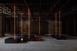 La trasformazione della materia nelle opere di Arcangelo Sassolino, per la prima volta in mostra in Australia
