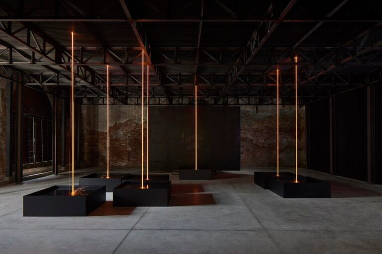 Arcangelo Sassolino, Diplomazija astuta, 2022. Steel, water, induction and electric system. Installation view, La Biennale di Venezia. Photo Agostino Osio