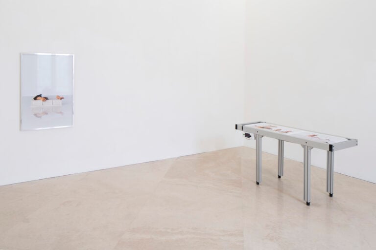Installation View, Spettri Digitali, Museo Madre Napoli, Ph Amedeo Benestante, Premio Fondazione Thorel, Anna Franceschini, da sinistra a destra: Gesturing, 2025; Presepe, 2025