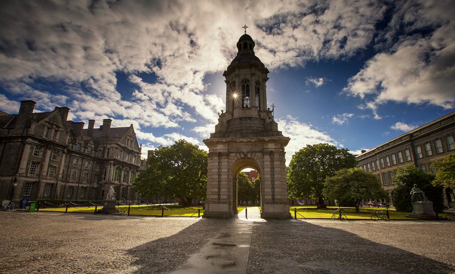 https://www.artribune.com/wp-content/uploads/2025/06/dublino-irlanda-trinity-college.jpg
