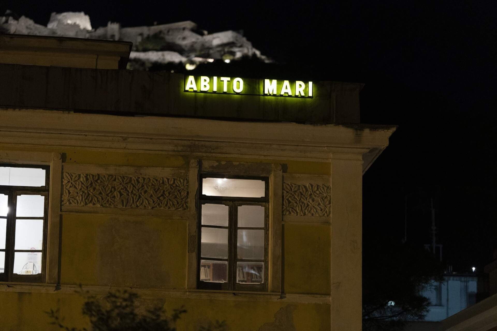 https://www.artribune.com/wp-content/uploads/2025/06/fabrizio-bellomo-abito-mari-2025-photo-maison-photo-studio.jpg