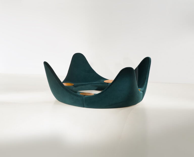flemming agger canape kronen c galerie meubles et lumieres A Basilea debutta una nuova fiera di design dentro una straordinaria chiesa sconsacrata