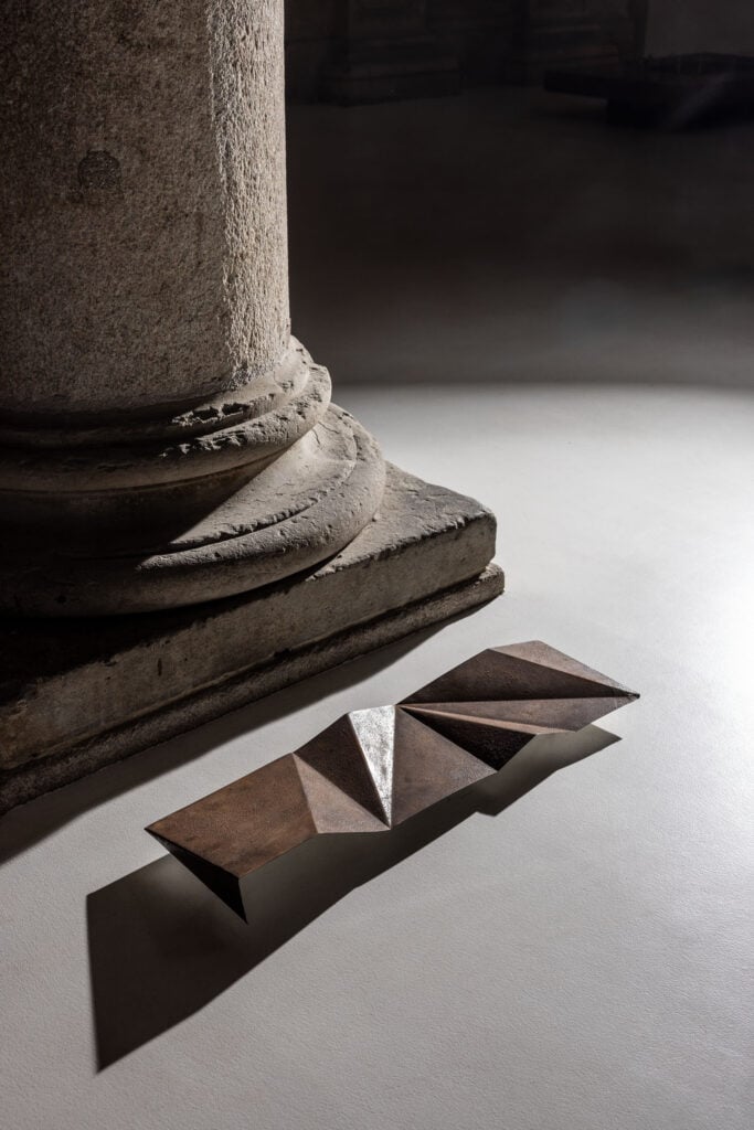 Dario Costi e Paolo Mezzadri, La materia della Luce, 2025, Volumnia Piacenza. Ph. Fausto Mazza
