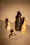 Opere in ceramica realizzate da Farida, Najed e Najet a Sejnane, Tunisia. Courtesy Fondazione Officine Saffi e Malles Shaping Stories; ph. Alessandra Vinci | Ceramic works crafted by Farida, Najed e Najet in Sejnane, Tunisia. Courtesy Fondazione Officine Saffi and Malles Shaping Stories. Photo Alessandra Vinci