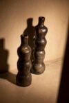 Opere in ceramica realizzate da Farida a Sejnane, Tunisia. Courtesy Fondazione Officine Saffi e Malles Shaping Stories; ph. Alessandra Vinci | Ceramic works crafted by Farida in Sejnane, Tunisia. Courtesy Fondazione Officine Saffi and Malles Shaping Stories. Photo Alessandra Vinci