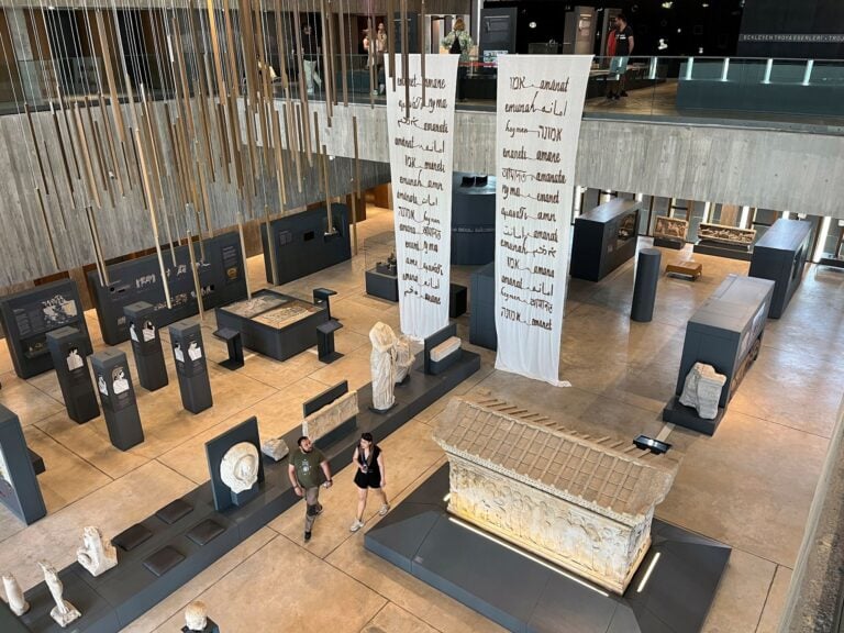 Exhibition view of Emanet/Troy by Vuslat (The Museum of Troy, Çanakkale, Turkey, May 24, 2025 – July 25, 2025) Photo Credit: Osman Çapalov