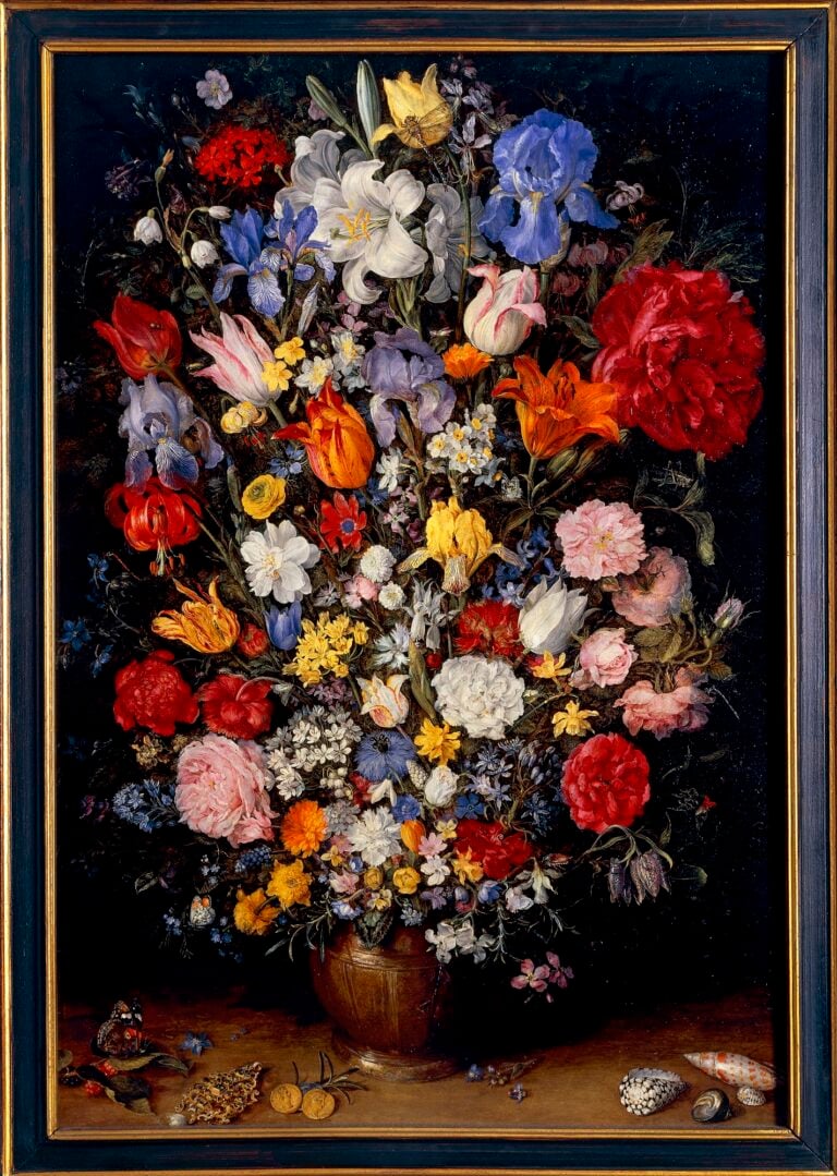 jan brueghel vaso di fiori con gioiello monete e conchiglie 1606 piacoteca ambrosiana milano Riallestita la splendida sala fiamminga dell’Ambrosiana di Milano. A 4 secoli dalla morte di Jan Brueghel il Vecchio 