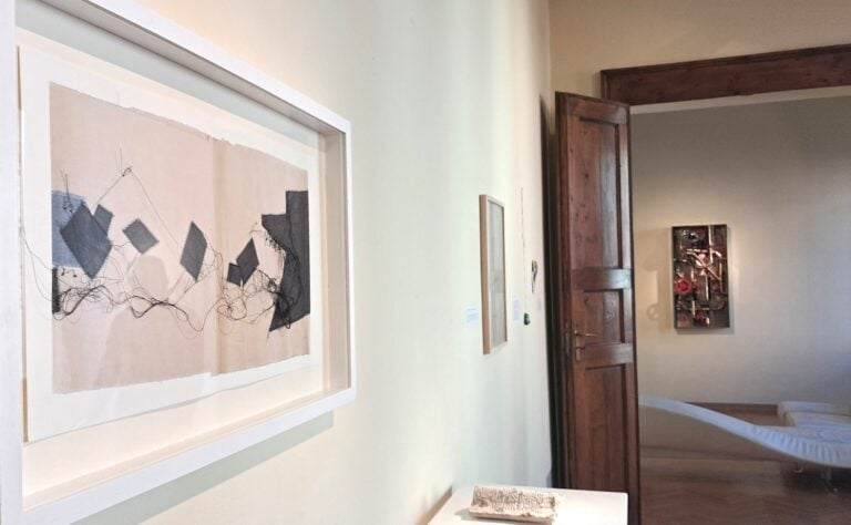 La mistica del quotidiano. Maria Lai e Bertozzi & Casoni, installation view at MLB Gallery, Ferrara, 2025. Courtesy MLB Gallery