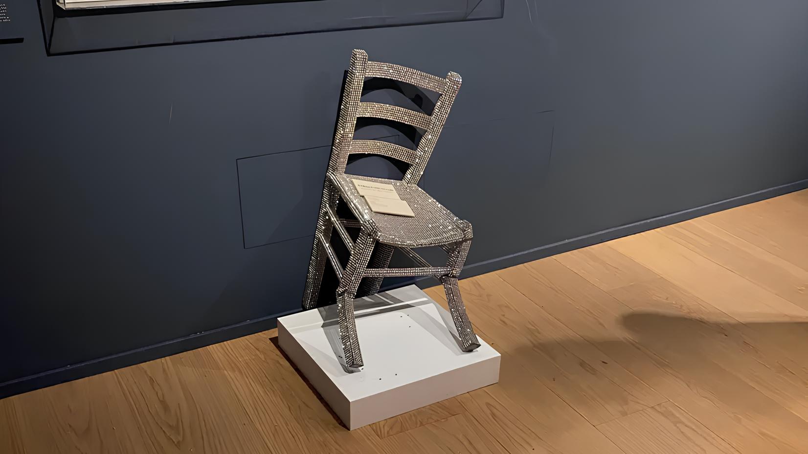 https://www.artribune.com/wp-content/uploads/2025/06/lopera-van-gogh-di-nicola-bolla-spaccata-1.jpg