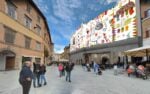 A Perugia si restaura Palazzo Baldeschi. La copertura del cantiere la realizza un grande artista