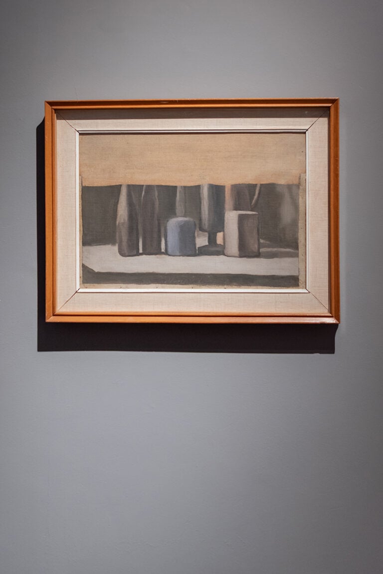 Morandi e Fontana. Invisibile e Infinito, installation view at CAMeC, La Spezia, 2025. Photo Irene Malfanti