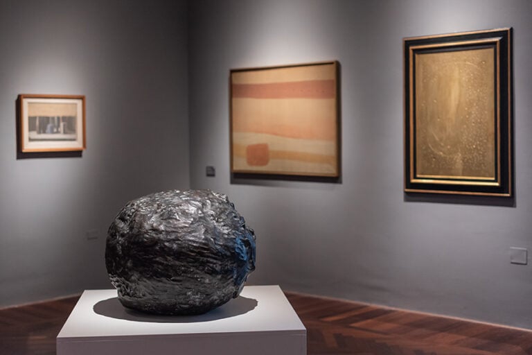 Morandi e Fontana. Invisibile e Infinito, installation view at CAMeC, La Spezia, 2025. Photo Irene Malfanti