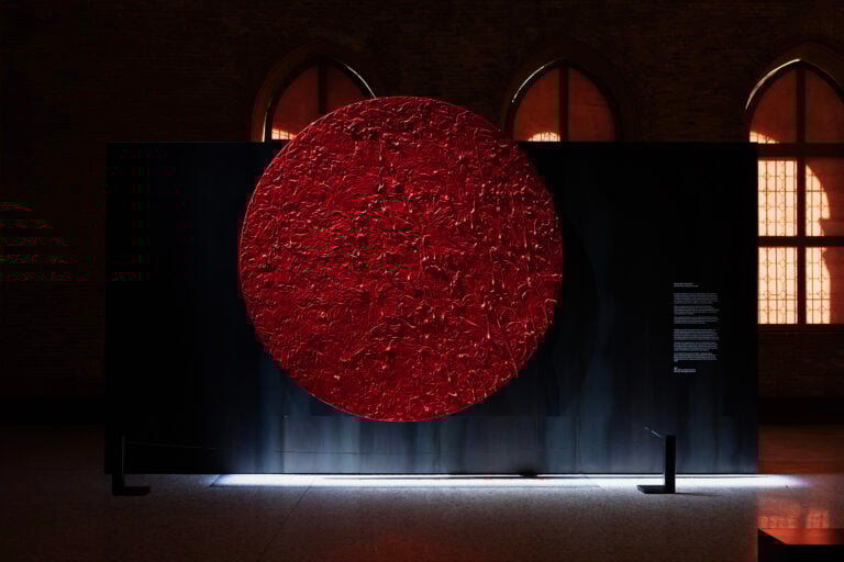 Arcangelo Sassolino, No memory without loss, 2025. Steel, industrial oil and electrical system. Installation view, Basilica Palladiana, Vicenza. Photo Alberto Sinigaglia