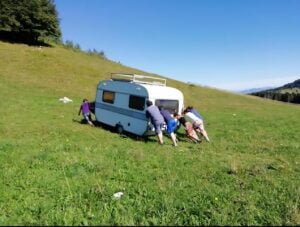 Pedagogia teatrale ad alta quota. Il caso della Scuola Nomadica sulle Dolomiti 