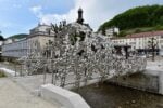 Riqualificare con gli artisti. La città francese di Morez fa progettare un ponte all’artista italiano Loris Cecchini