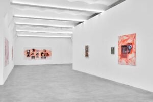 I corpi evanescenti della pittrice Özlem Altın vanno in mostra a Pistoia